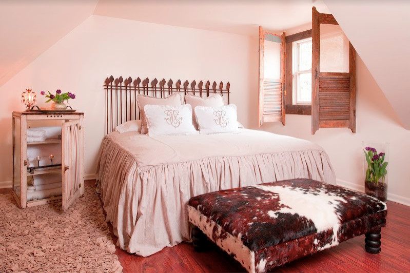 Rustic 2024 pink bedroom