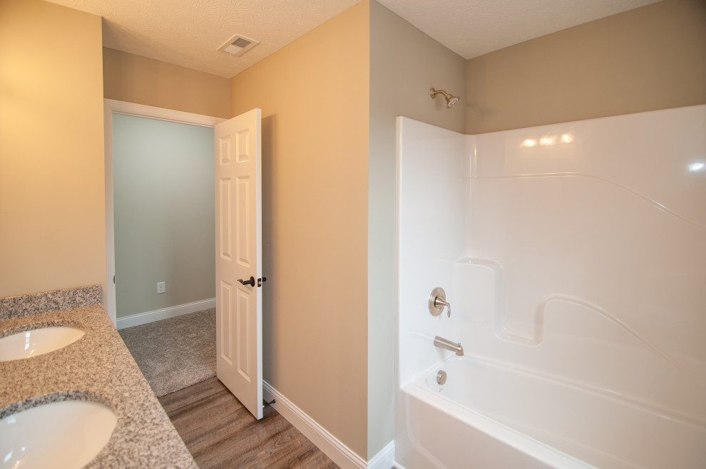 New 2 story home in Morrow