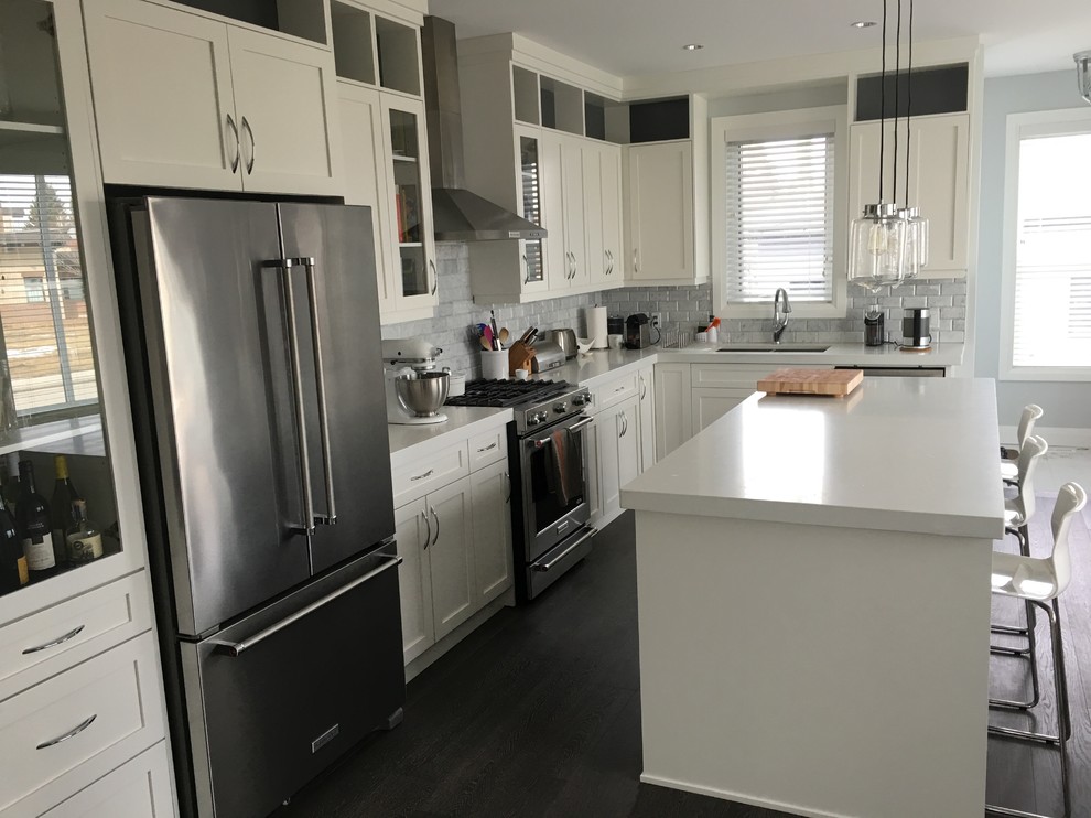 Transitional kitchen photo in Calgary