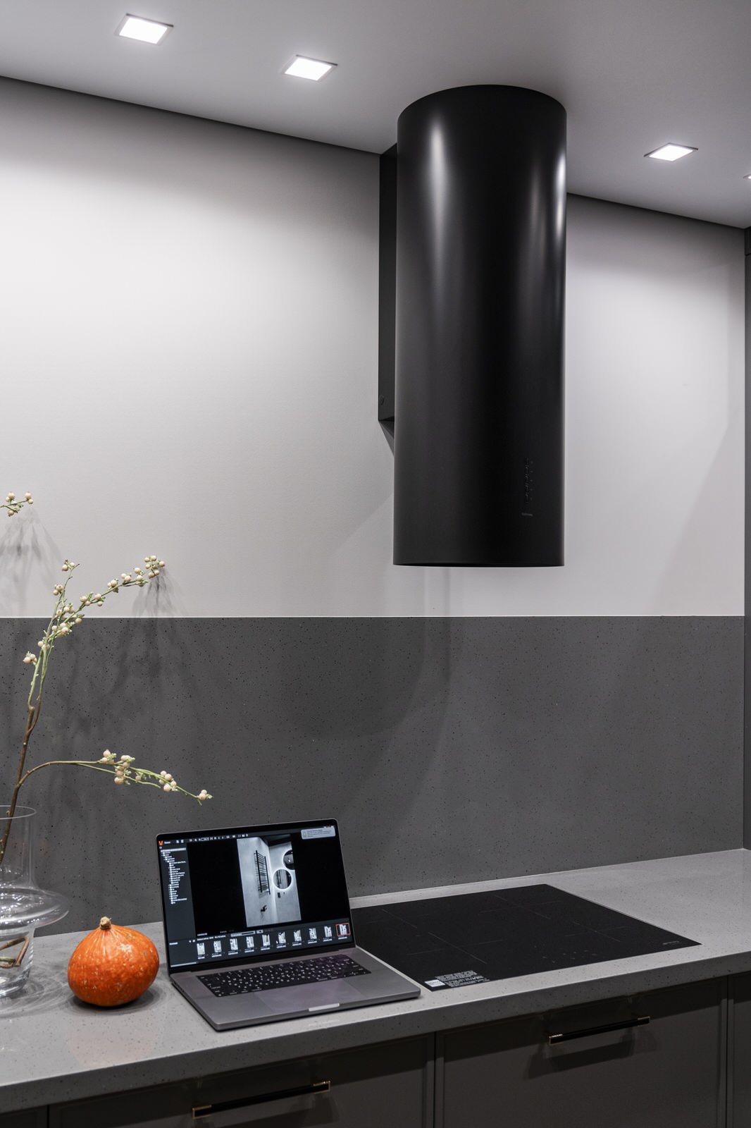 Новая реализованная кухня совместно с дизайнером Яной Васильевой