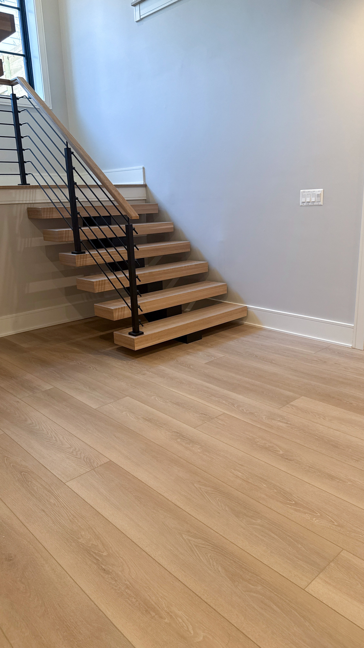 Project #147 | Modern Staircase with Seattle Style Stringer