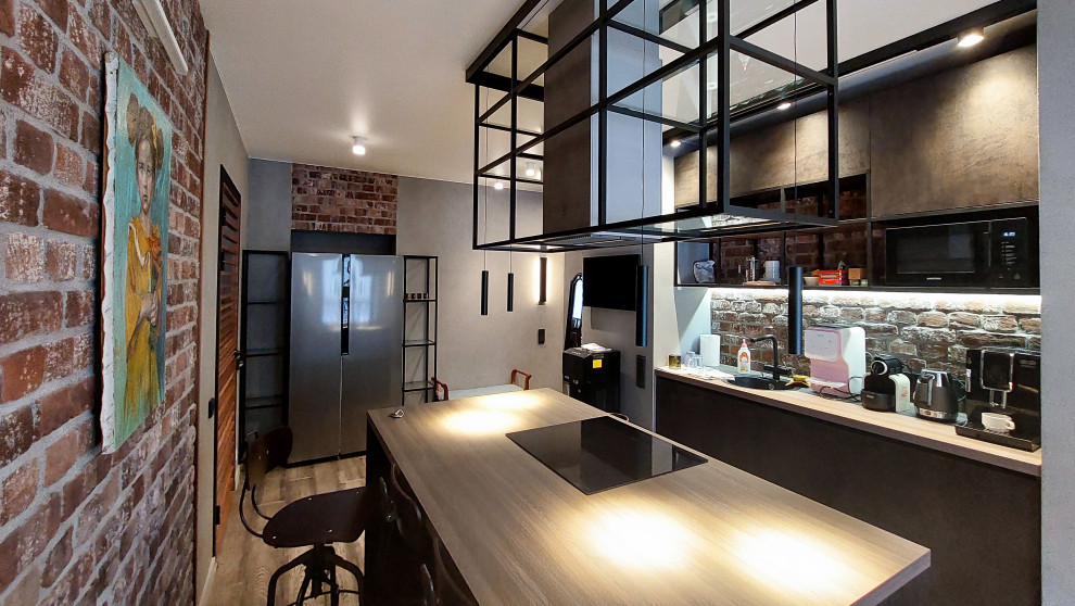 Квартира в Москве в стиле лофт, кухня, холл, санузел, кладовая. 2020 г.