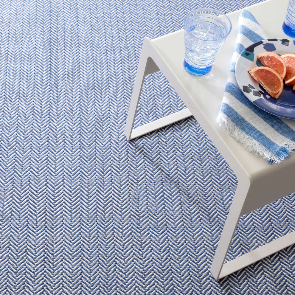 Herringbone Denim/Ivory Indoor/Outdoor Rug, 2'x3' Contemporary