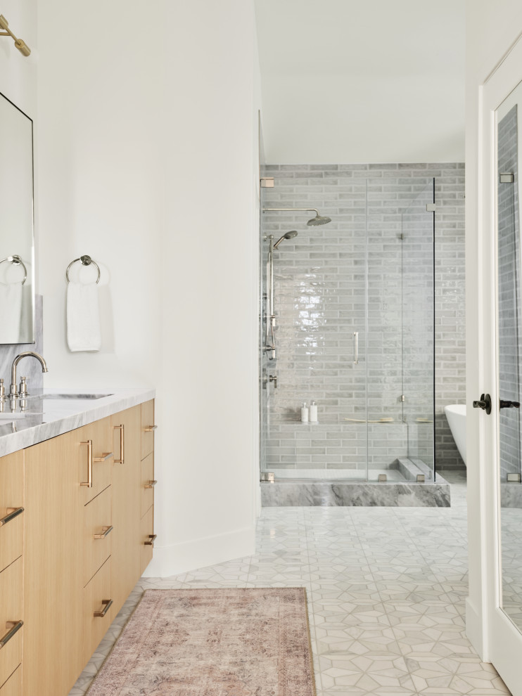 Pacific Palisades - Beach Style - Bathroom - Los Angeles - By Ae Design 