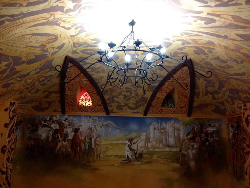 Частный дом. Краснодар. Роспись стен и потолка.