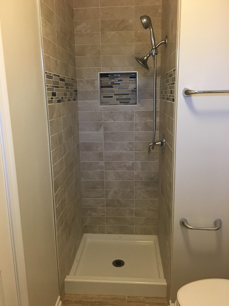Inspiration for a transitional bathroom remodel in Orange County