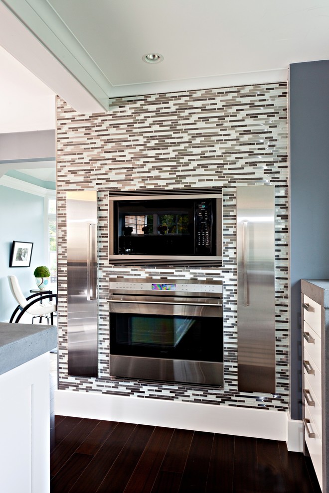 Example of a transitional kitchen design in Boston