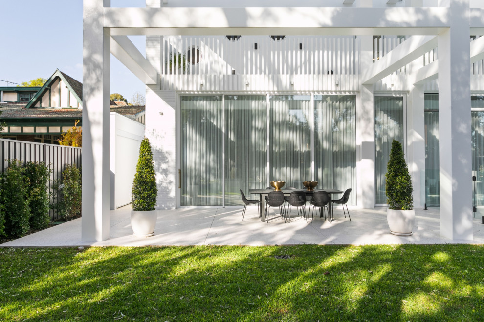Design ideas for a contemporary patio in Adelaide.