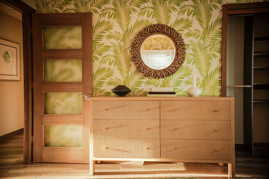 Home design - transitional home design idea in Los Angeles