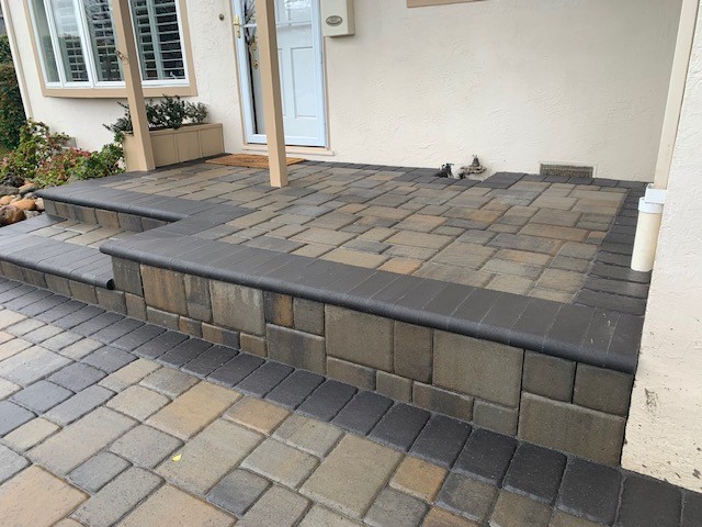 Victorian Cobble Belgaurd with Charcoal Borders