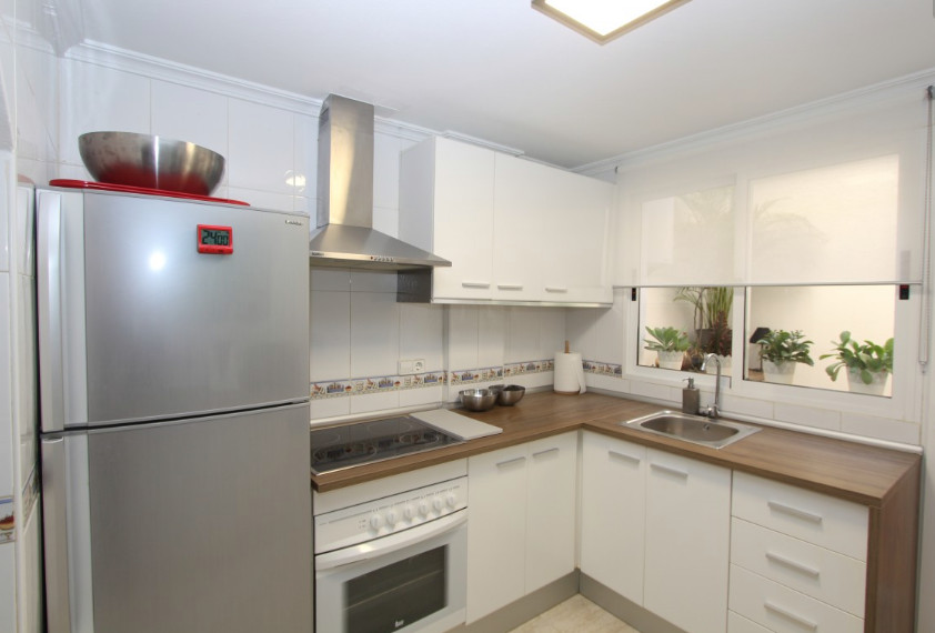 This is an example of a mid-sized kitchen in Alicante-Costa Blanca.