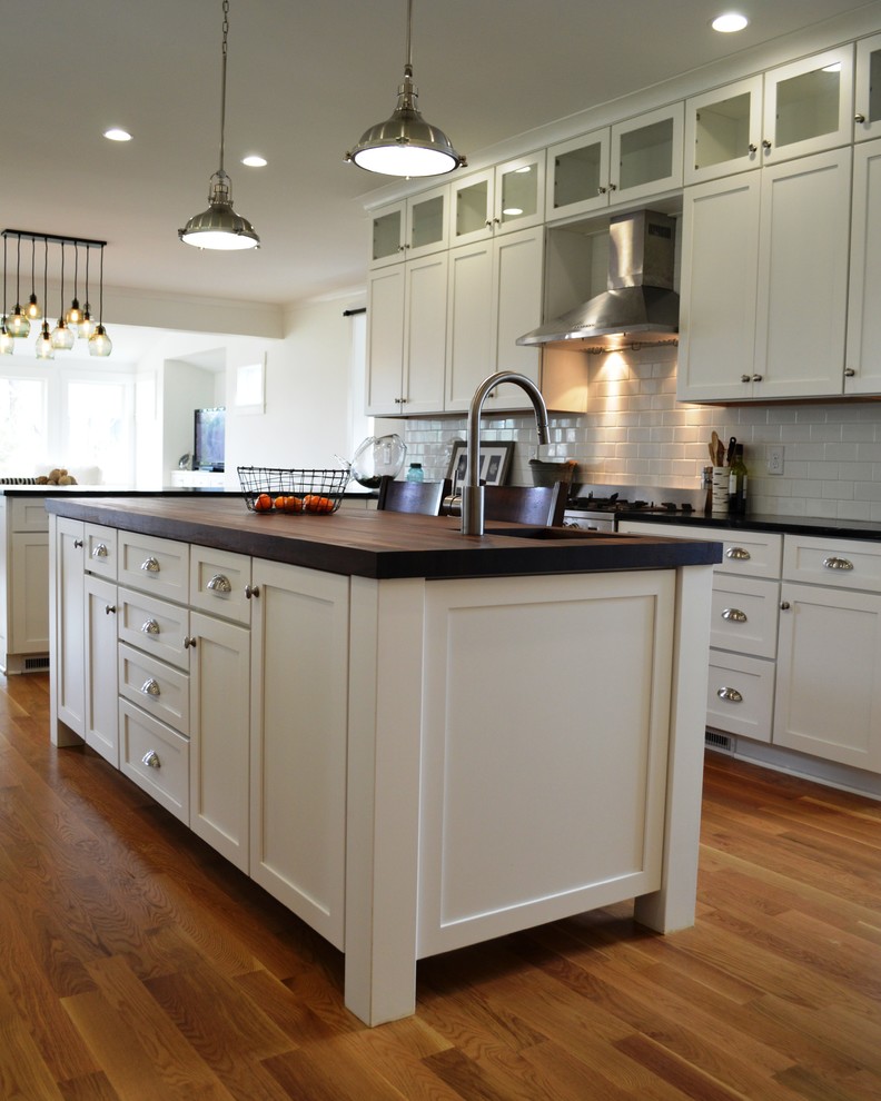 Crisp Modern Cottage