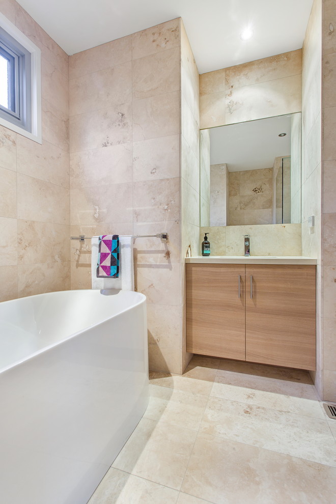 Contemporary bathroom in Melbourne.
