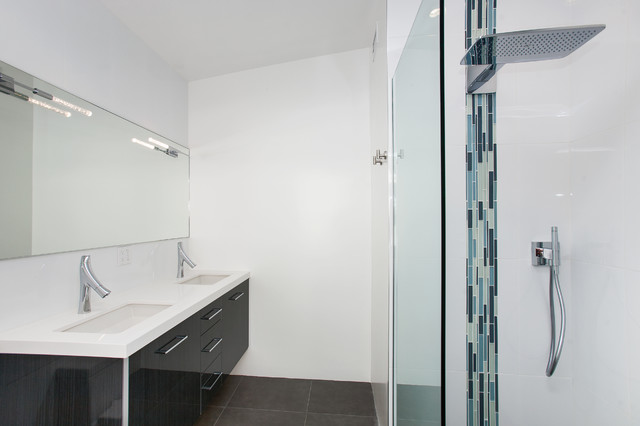 ROSE midcentury-bathroom