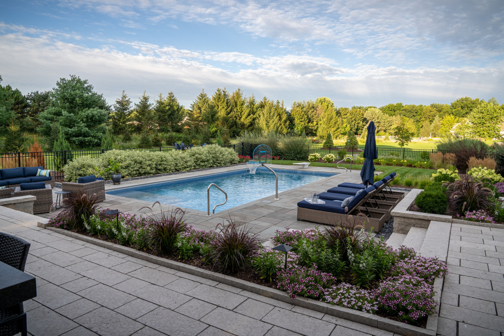 Inspiration for a transitional pool remodel in Milwaukee