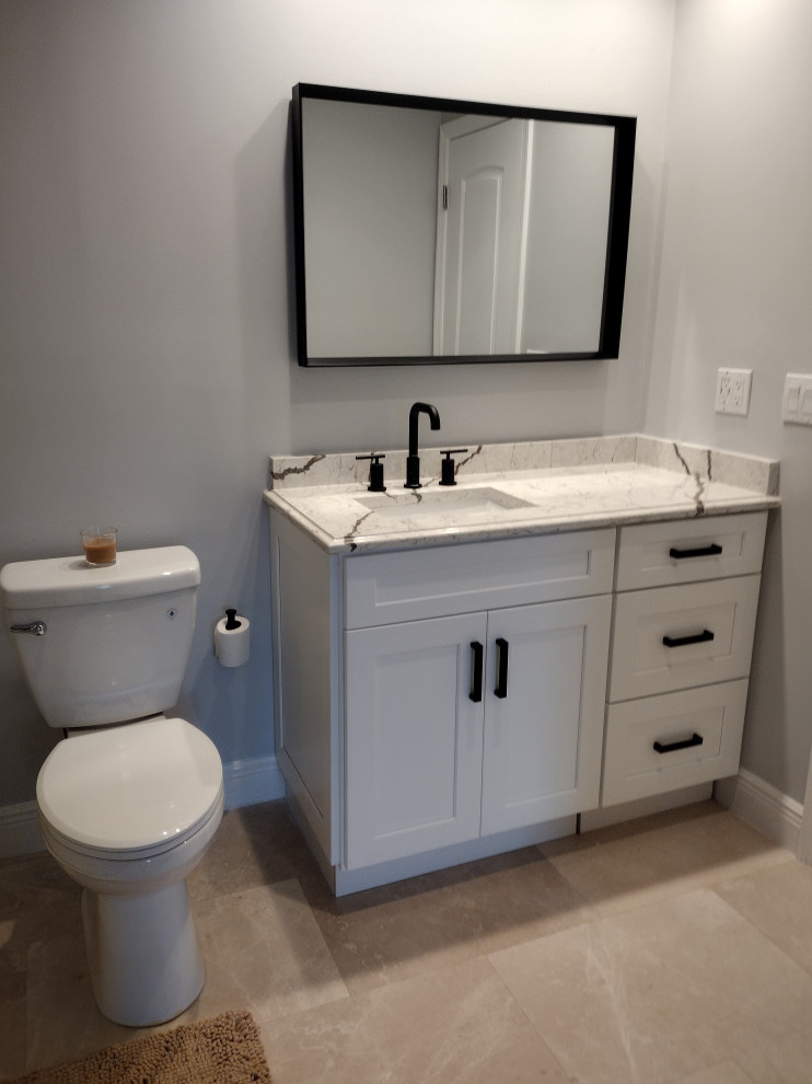 Inspiration for a transitional home design remodel in Miami