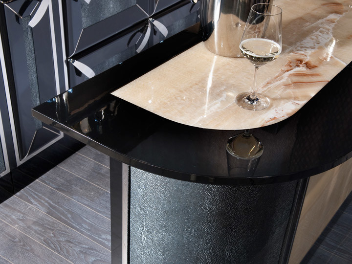 Кухни в салонах