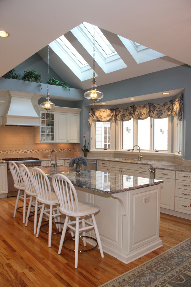 Orchard Park - Traditional White Kitchen with Blue Azurite ...