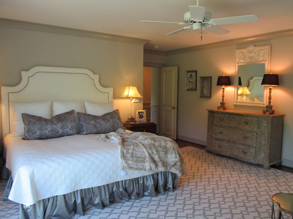 This is an example of a traditional bedroom in Oklahoma City.
