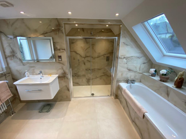 LUXURY COTTAGE CONVERSION bathroom