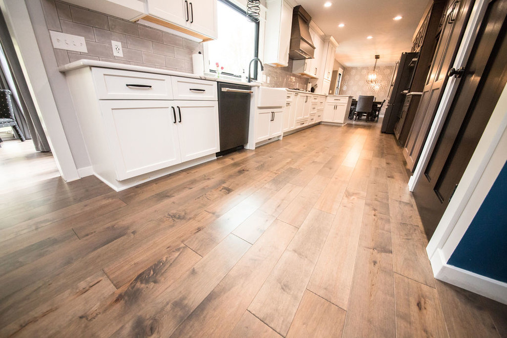 Transitional kitchen photo in Omaha