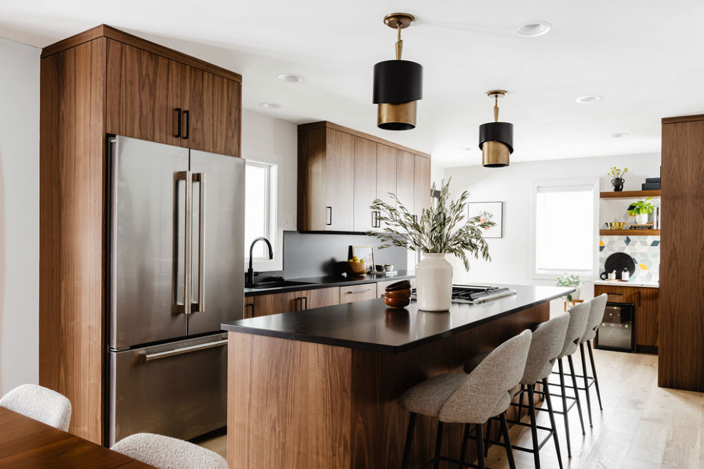 Inspiration for a mid-century modern home design remodel in Minneapolis