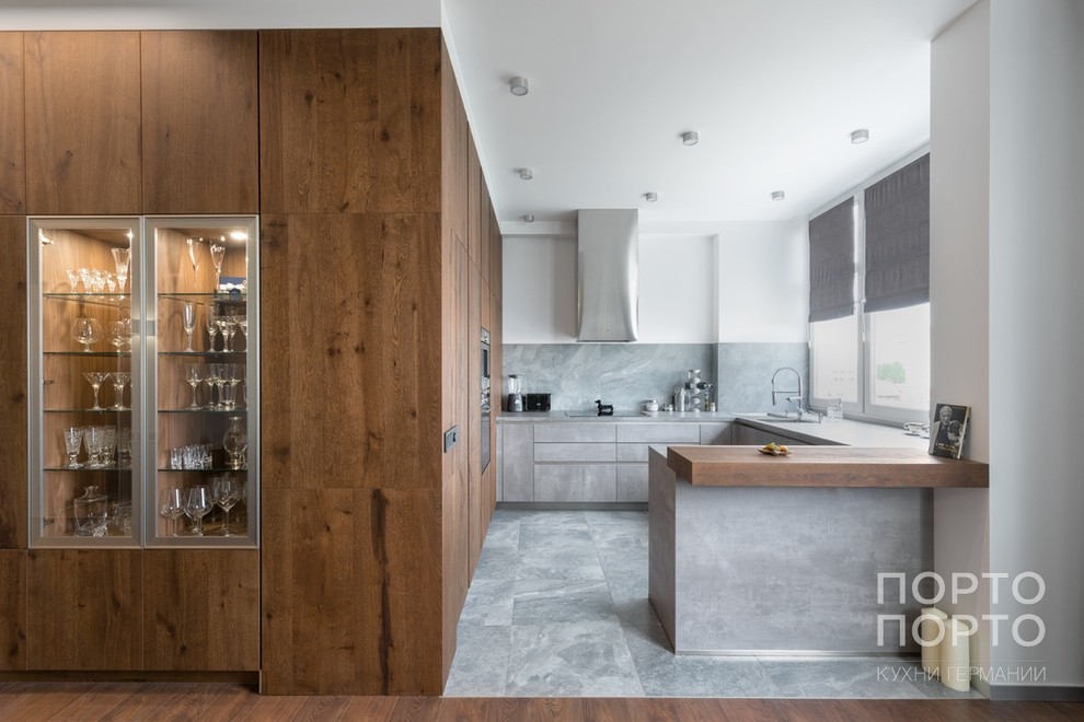 Кухня в современном стиле под бетон со шпоном