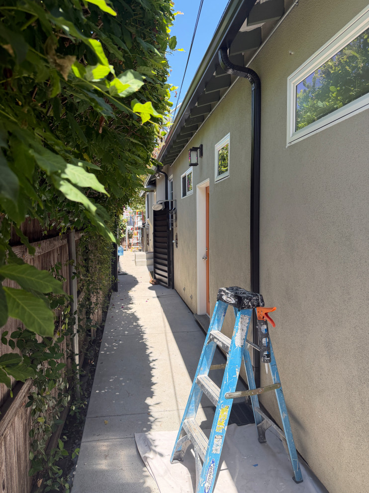 Stucco/Window Trim