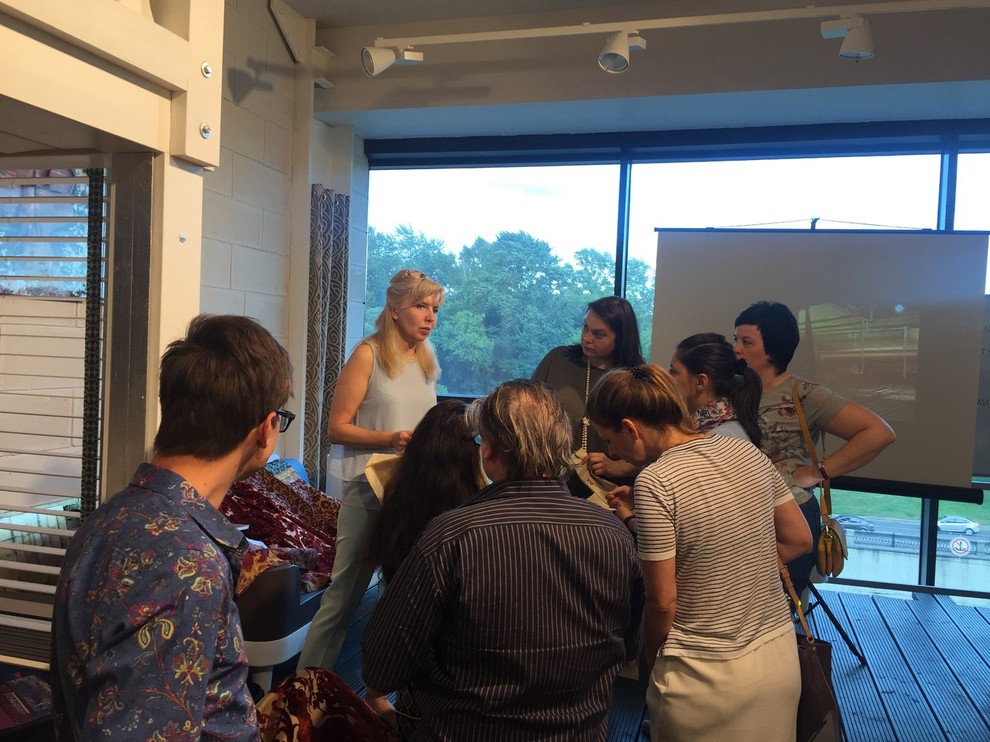 Презентация ручных тканей, изготовленных на станках 18 века