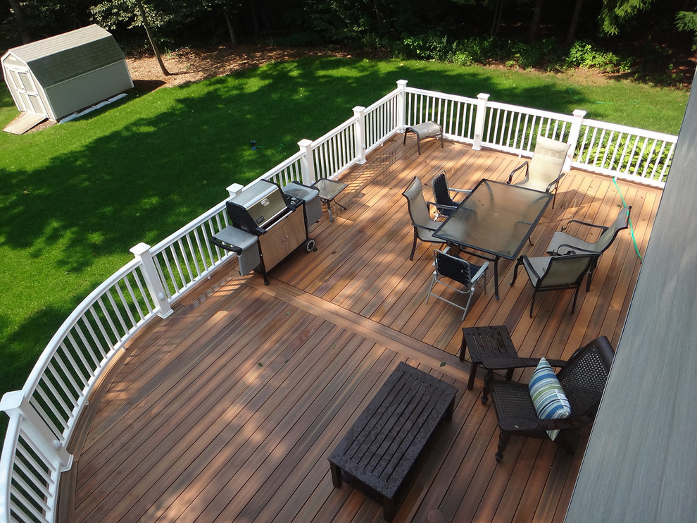 This is an example of a contemporary deck in Bridgeport.