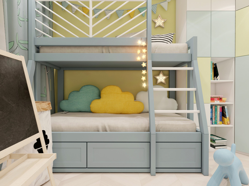 На берегу моря