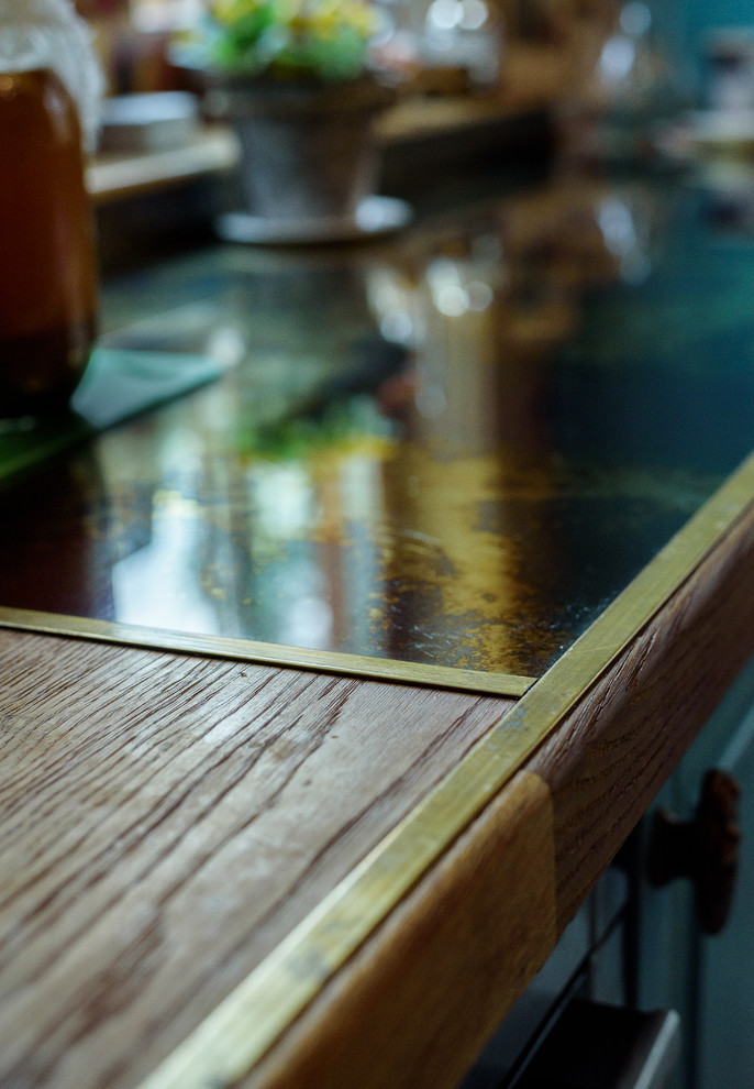 Примеры исполнения кухонь из массива