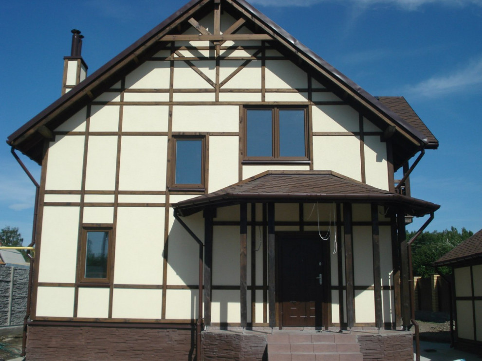 Свердловская обл., п. Коптяки. 2х- этажный Жилой дом.  Общая площадь 165м2.