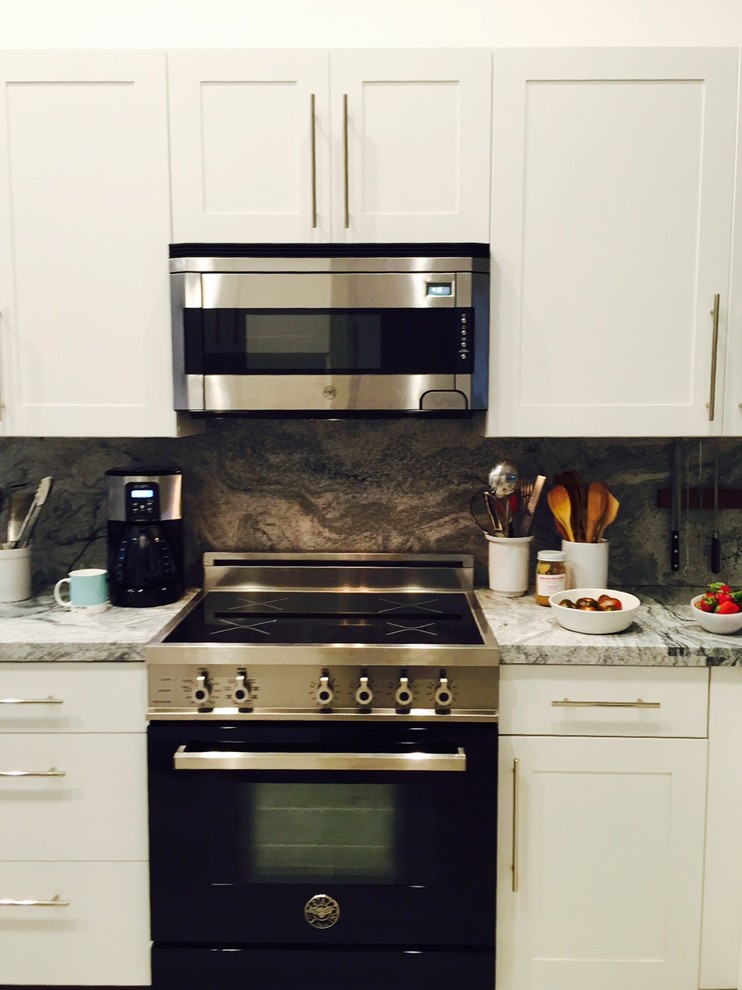 Transitional kitchen photo in Miami
