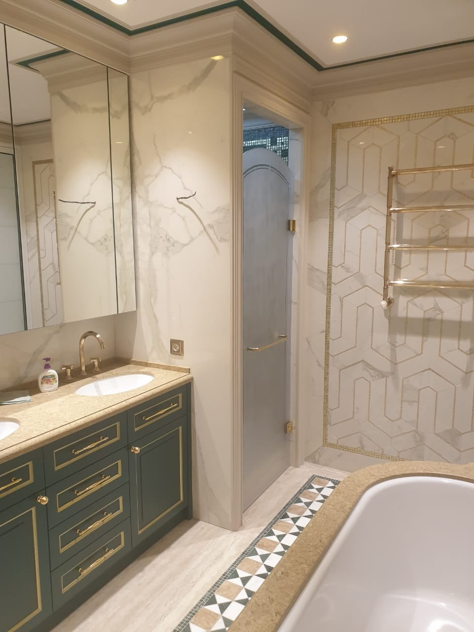 Стеклянные двери