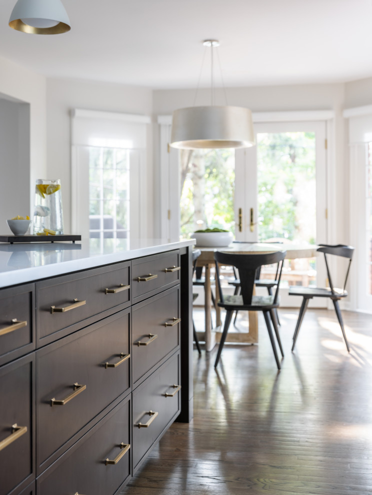 Kitchen - transitional kitchen idea