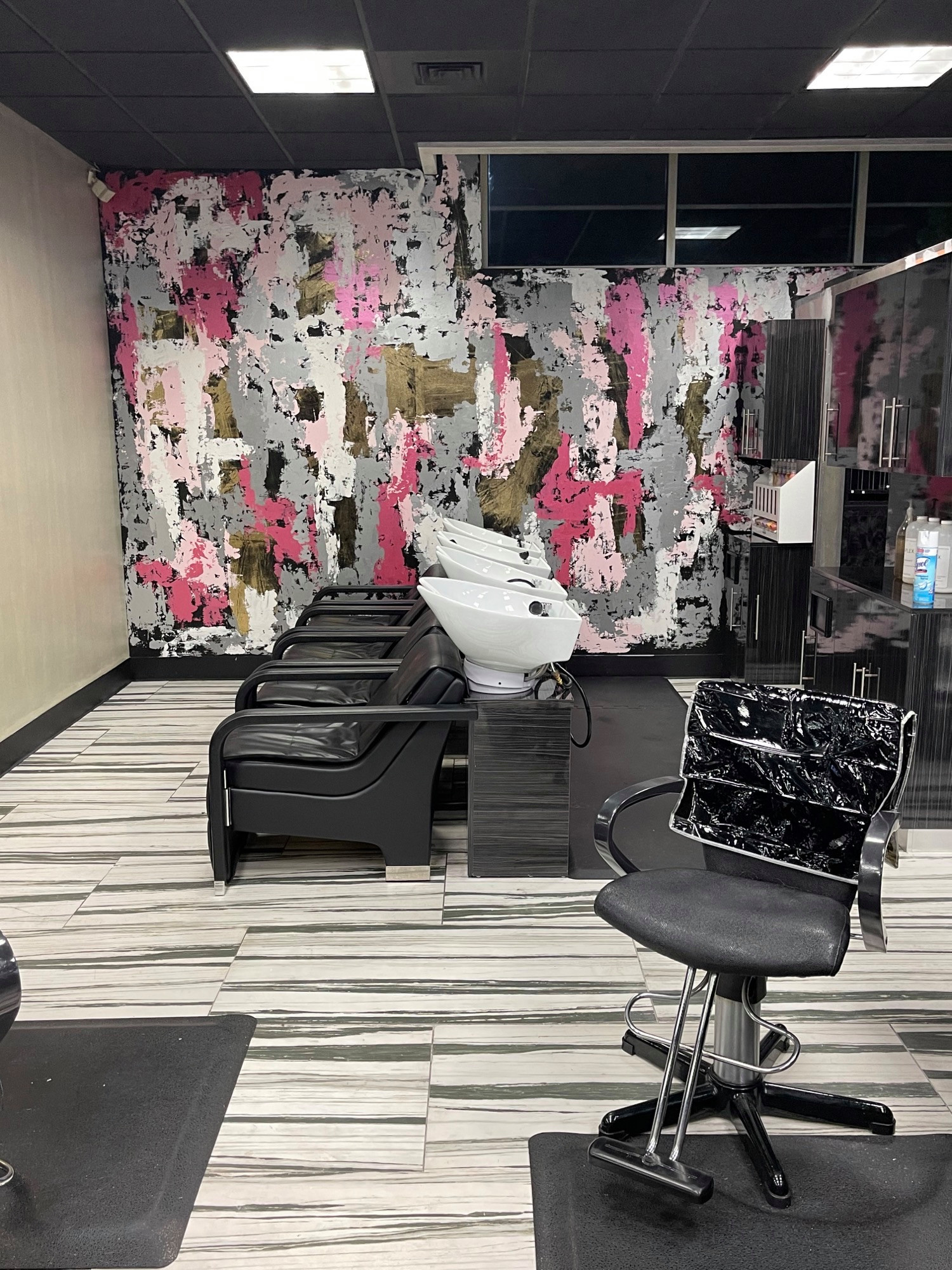 INTERIOR COMMERCIAL