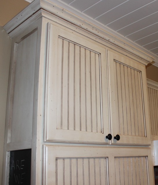 Distressed Painted Bead Board Upper With Crown Molding