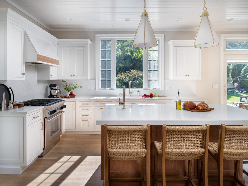 Inspiration for a timeless kitchen remodel in New York