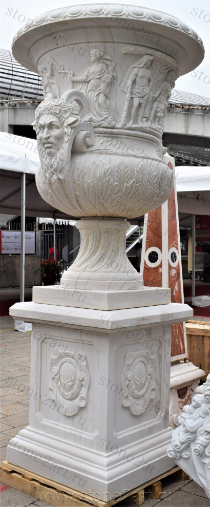 Вазы (вазоны) из натурального мрамора для ландшафта и интерьера