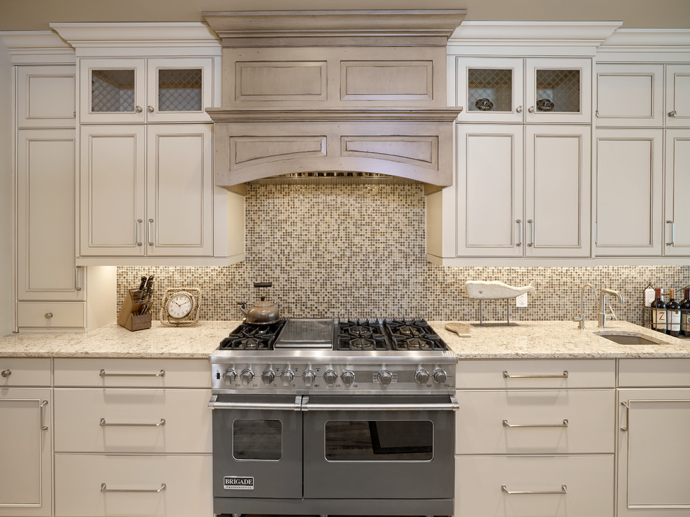 Kitchen - transitional kitchen idea in Edmonton