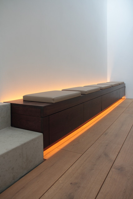 Sitzbank Eingang - Minimalistisch - Flur - Hannover - von NIEBERG ARCHITECT atelieraxelnieberg