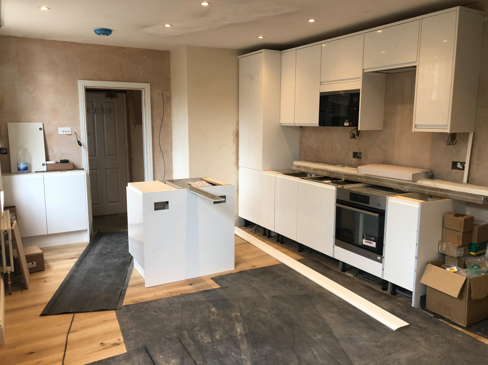 Hob to cooker hood distance dilemma tall wall units!! Houzz UK