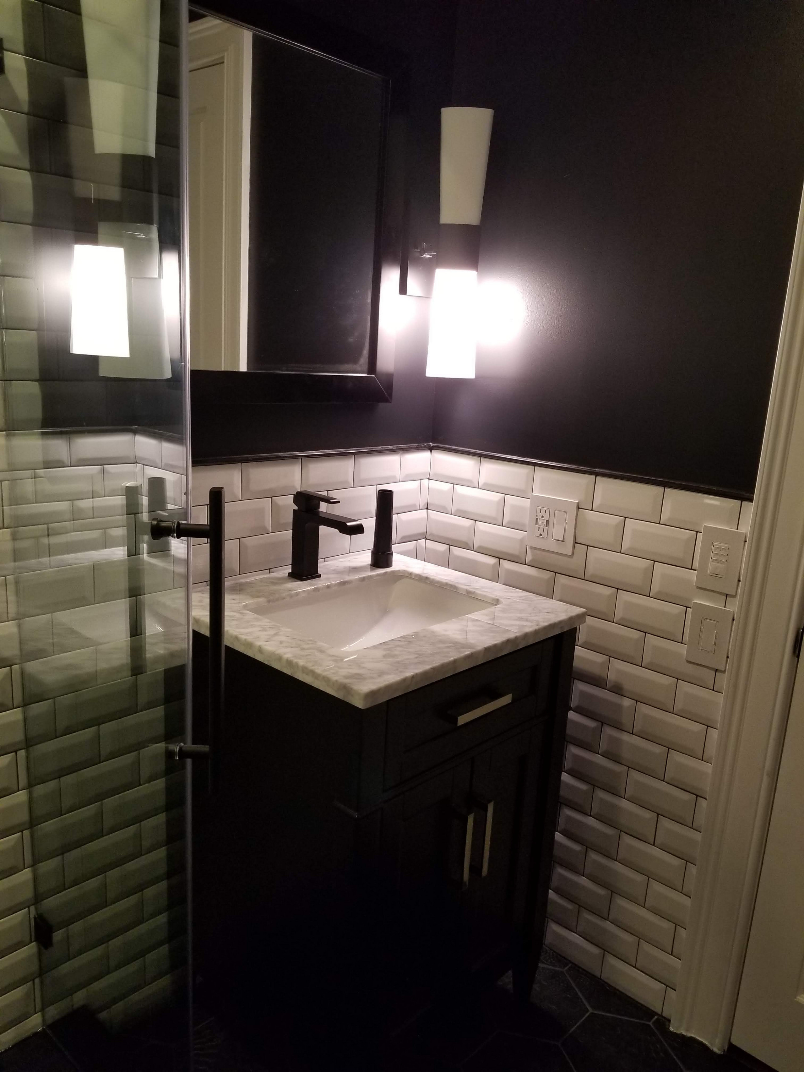 black and  withe  space saver  shower