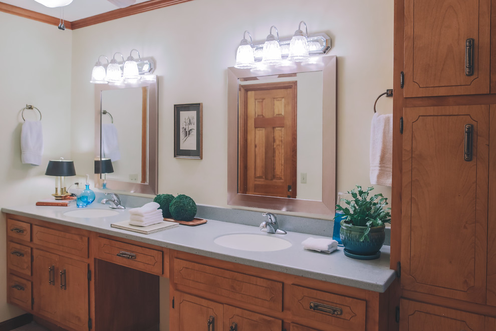 Home design - transitional home design idea in Atlanta