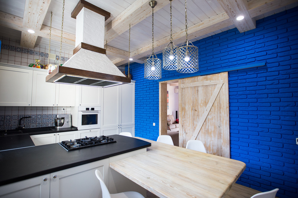 Интерьер загородного дома с греческими мотивами. Реализация