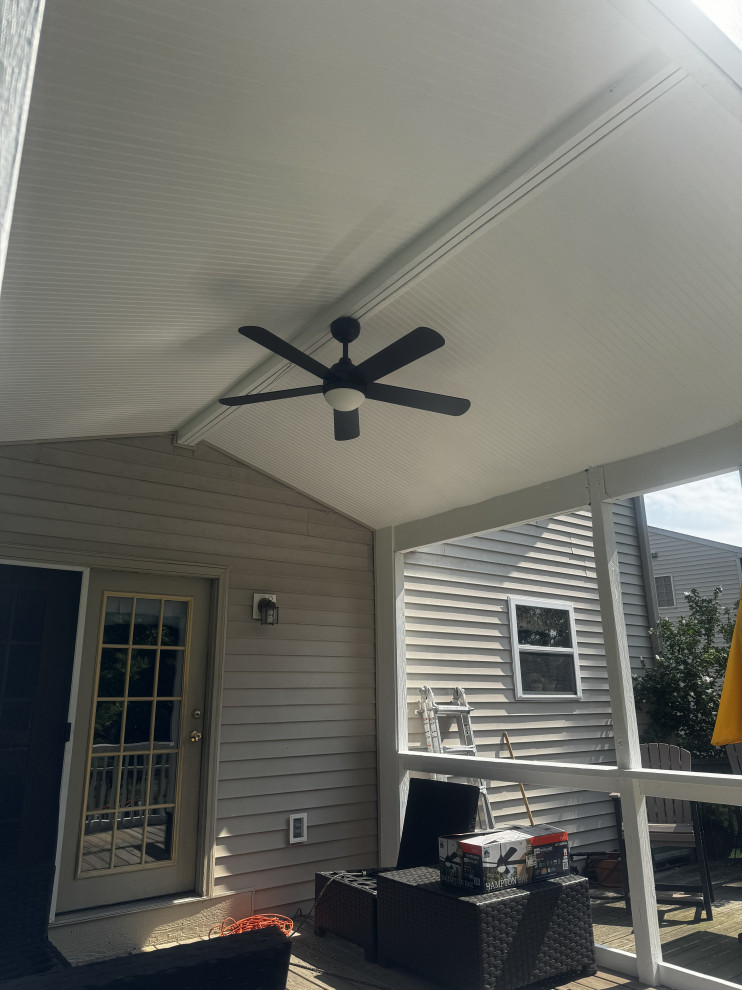 Sweet Briar North Screened in Porch