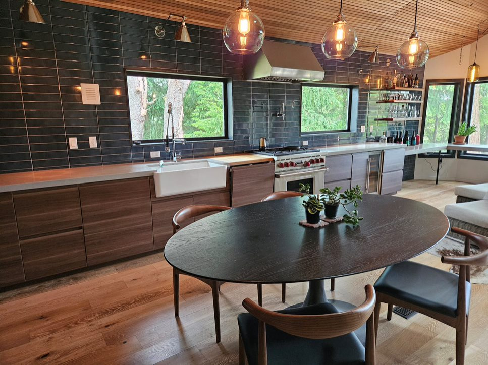 Kitchen - kitchen idea in Seattle