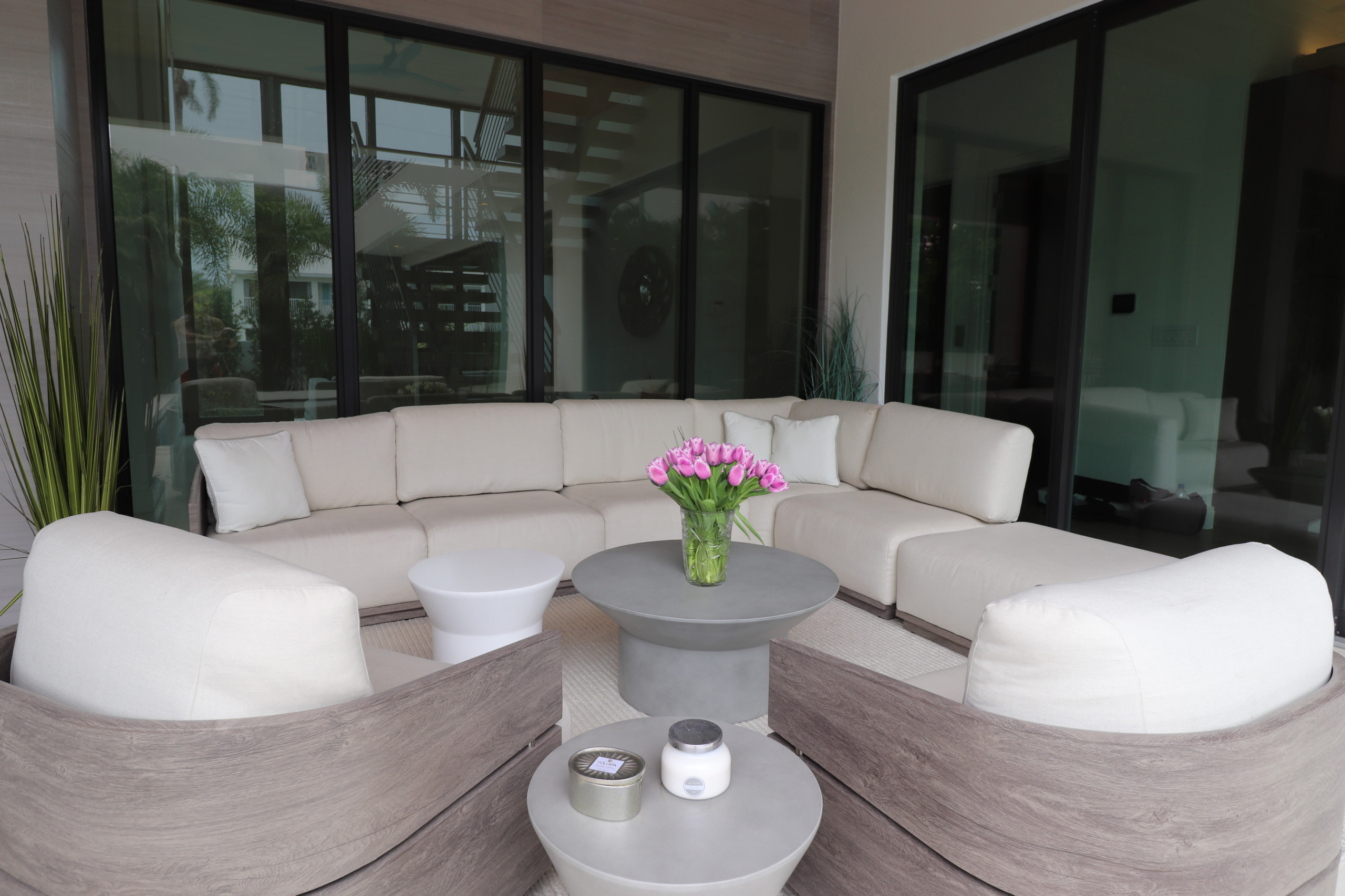 Cozy and Modern Outdoors Fusion