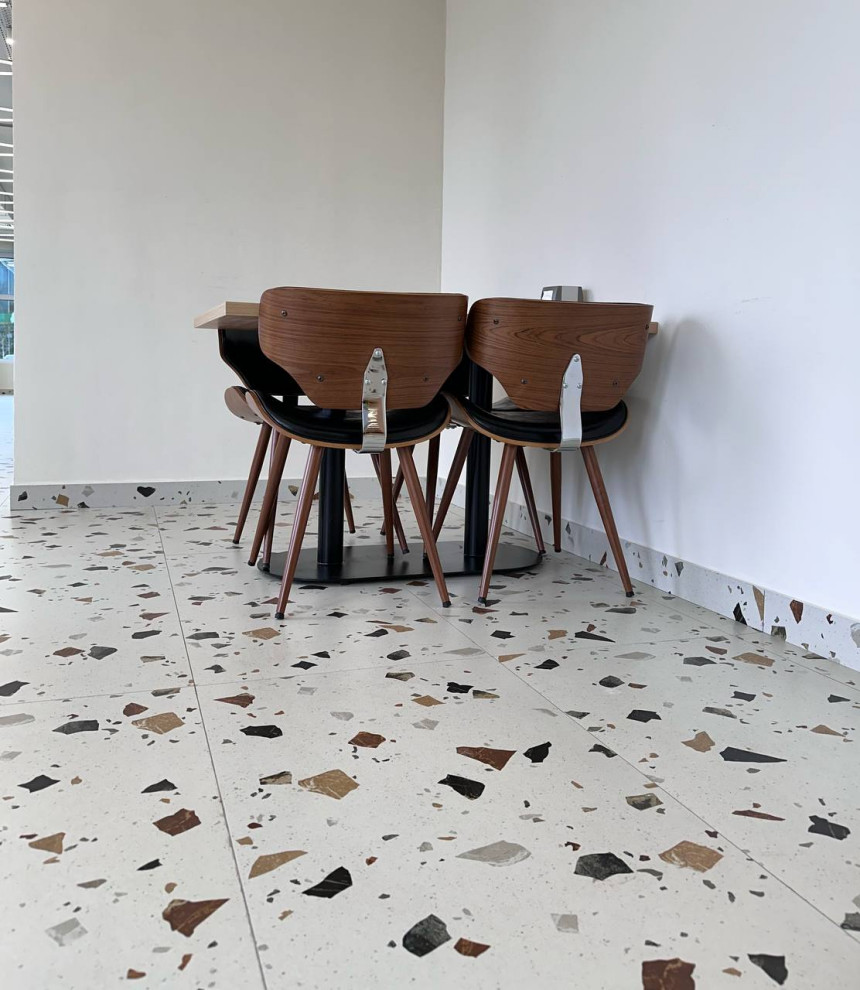 Ресторан "Мак Хаус" в высотках "Грозный Сити"